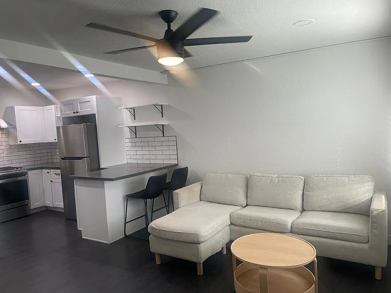 3808 E Polk St — Photo 23