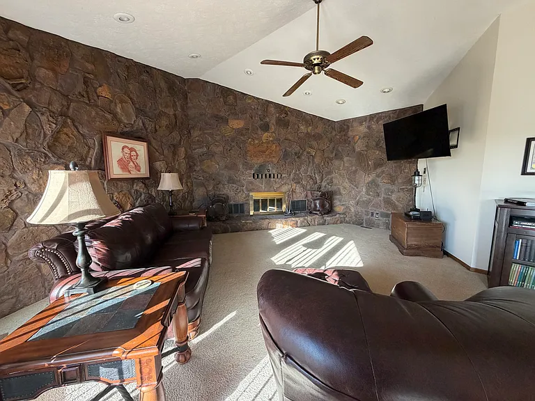 3005 S Burma Rd — Photo 4