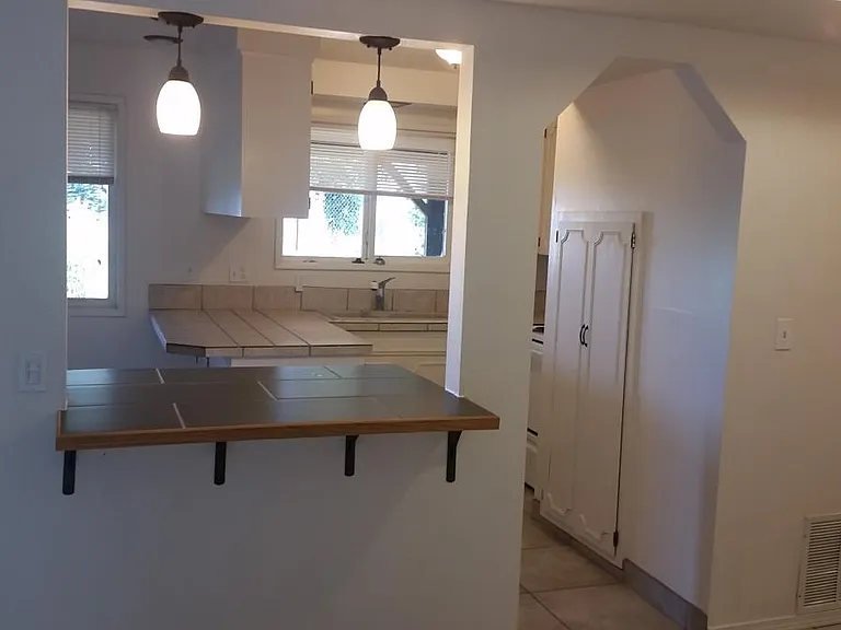 261 Amanda Ct — Photo 3