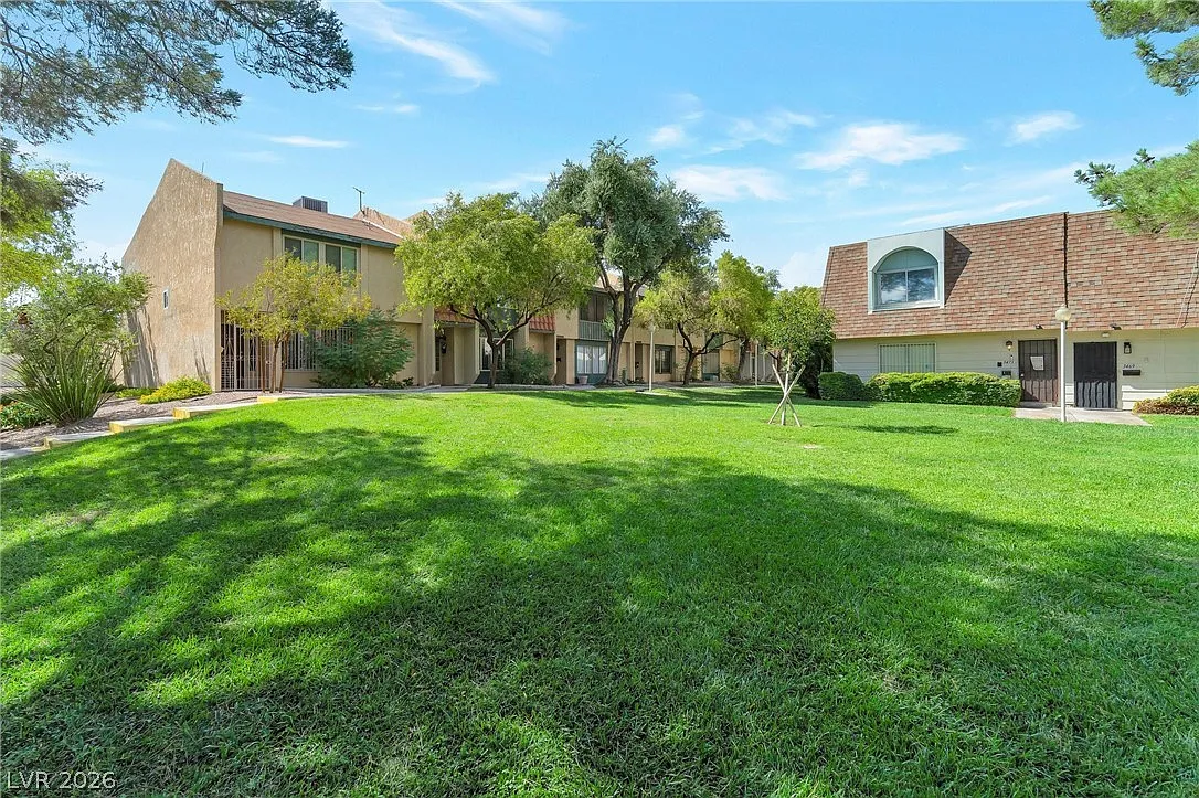 3 bed, 2.5 bath, 1816 sqft, $1,699 — Photo 4