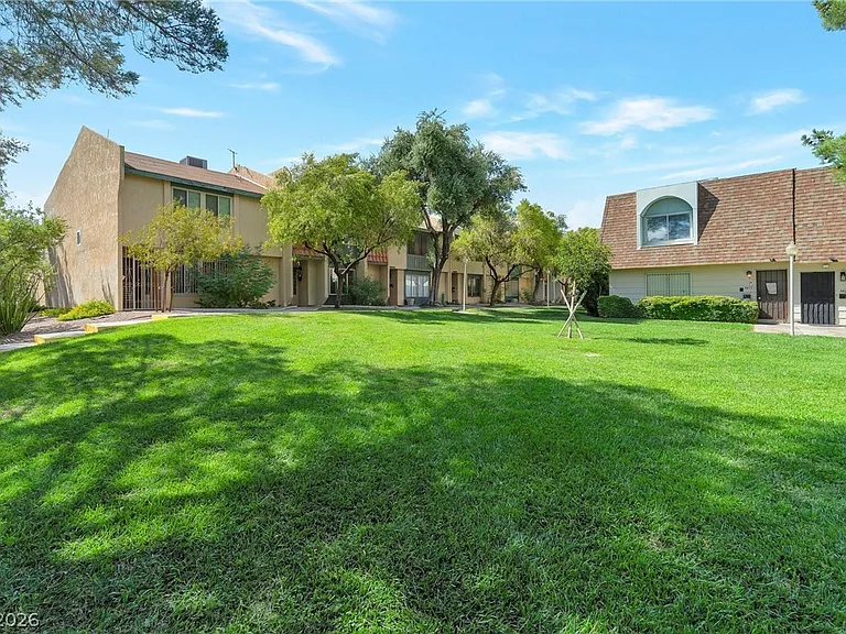 3472 Townhouse Dr — Photo 4
