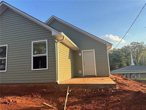 4th image of 822 Delia St