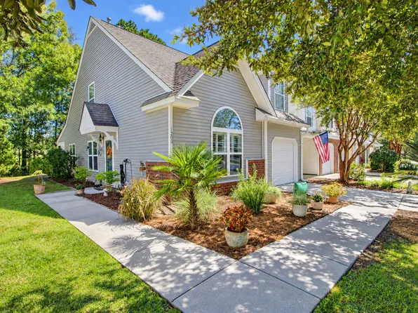 1200 Yellow Hawthorn Cir, Summerville, SC 29483
