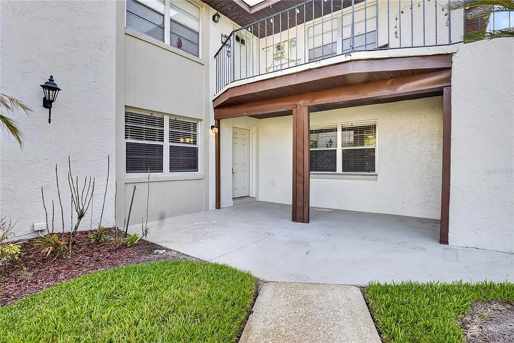 2 bed, 2.0 bath, 918 sqft, $1,795 — Photo 1