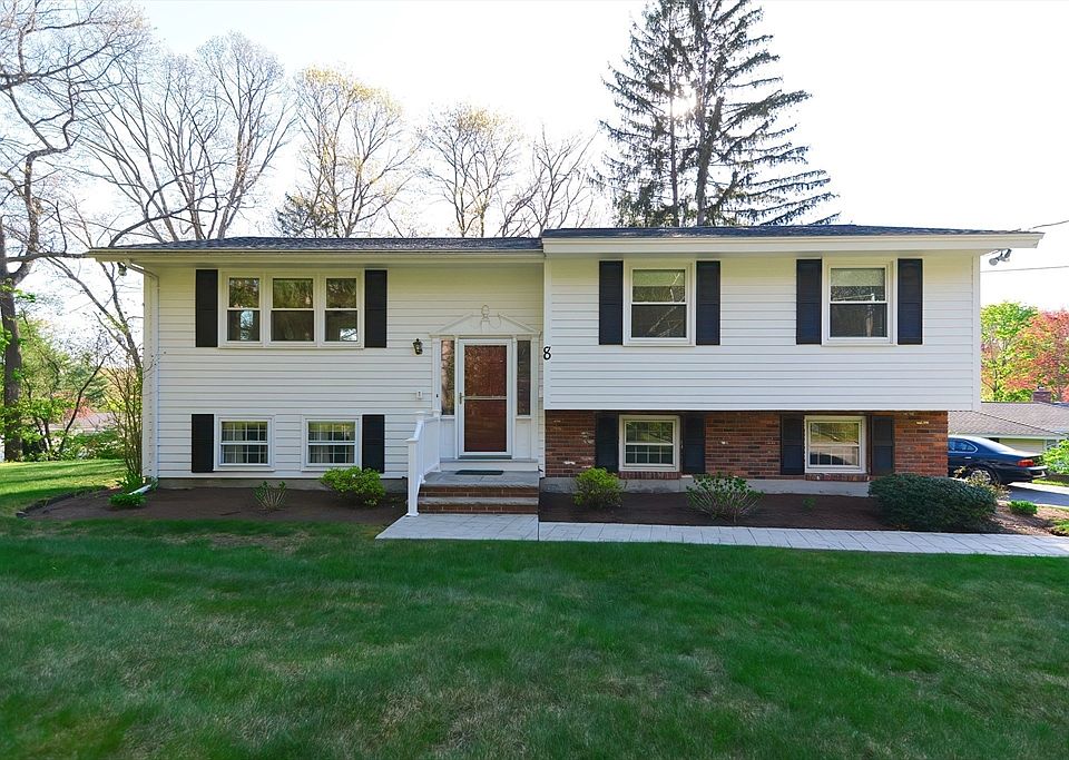 1st image of 8 Catherine Dr
