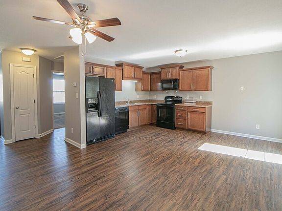 3rd image of 992D S Ash Ridge Dr