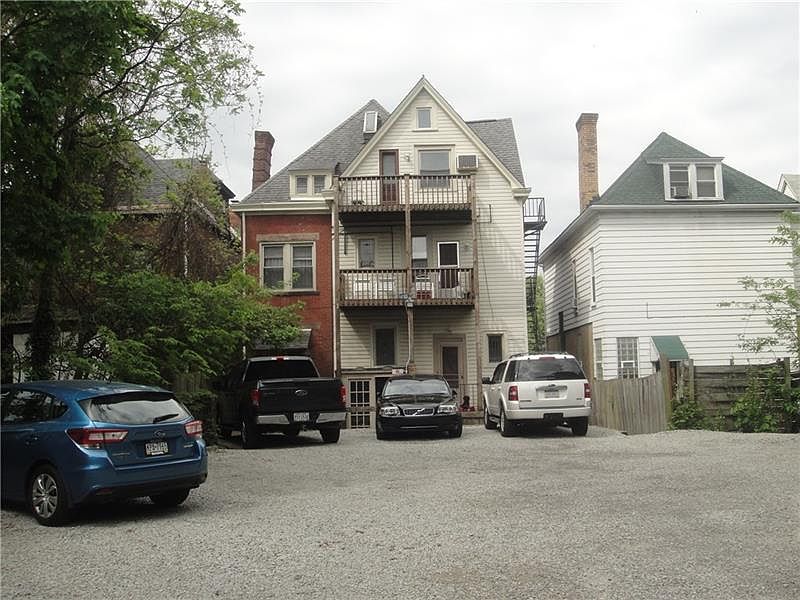 2nd image of 631 College Ave