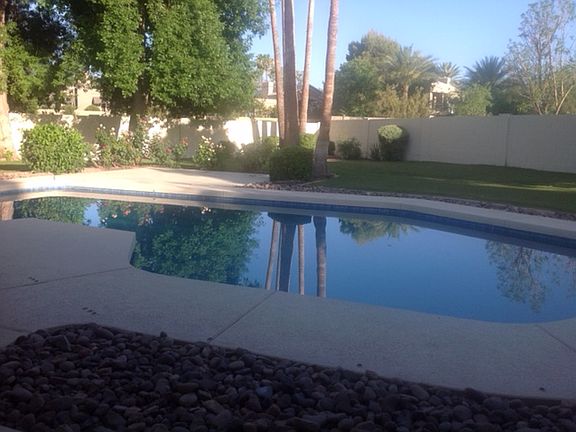 Large Diving Pool/Grass Area