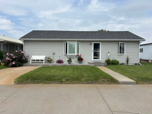 106 E 1st St, Oshkosh, NE 69154
