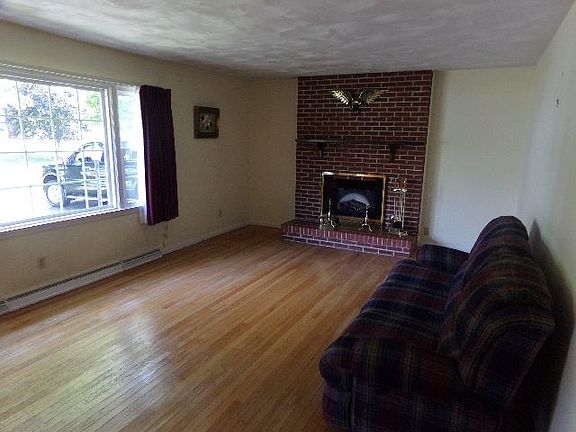 2nd image of 72 Avalon Blvd