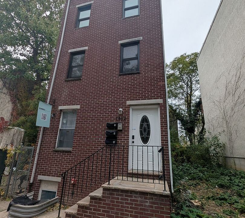 1st image of 1402 N Willington St #A