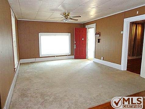 2nd image of 1519 Hawkins St