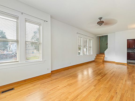 3rd image of 5306 N Lynch Ave