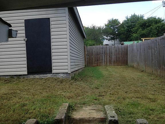 3rd image of 513 W 1st Ave