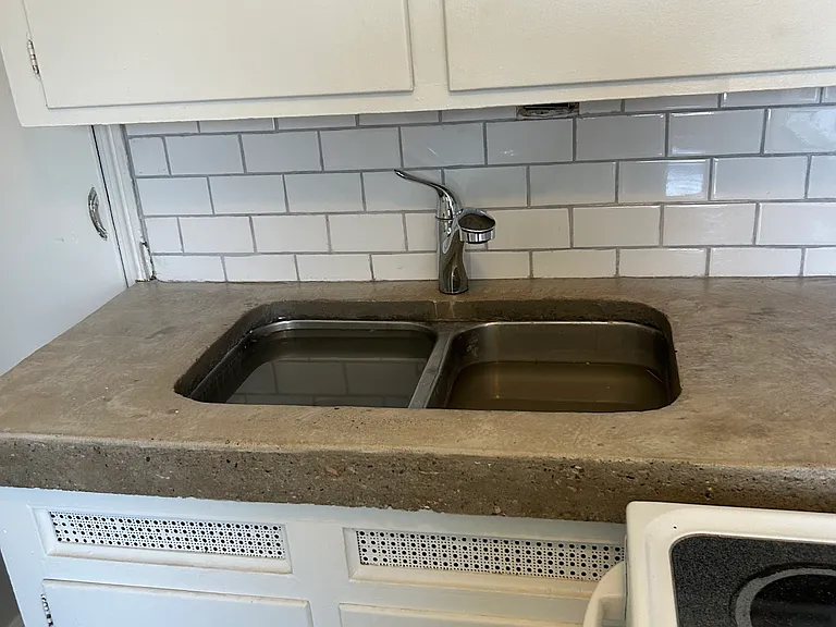 189 E 3rd St #1 — Photo 7