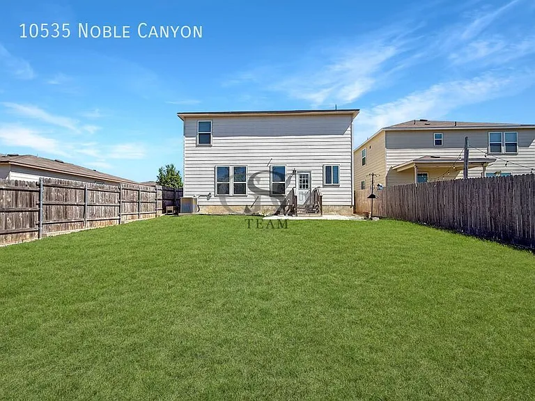 10535 Noble Cyn — Photo 8