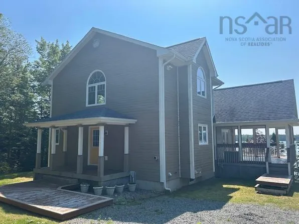 410 Maple Dr, Richmond, NS B0E 3B0