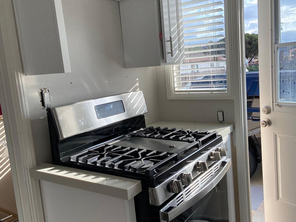 2nd image of 1172 Elm Ave APT A