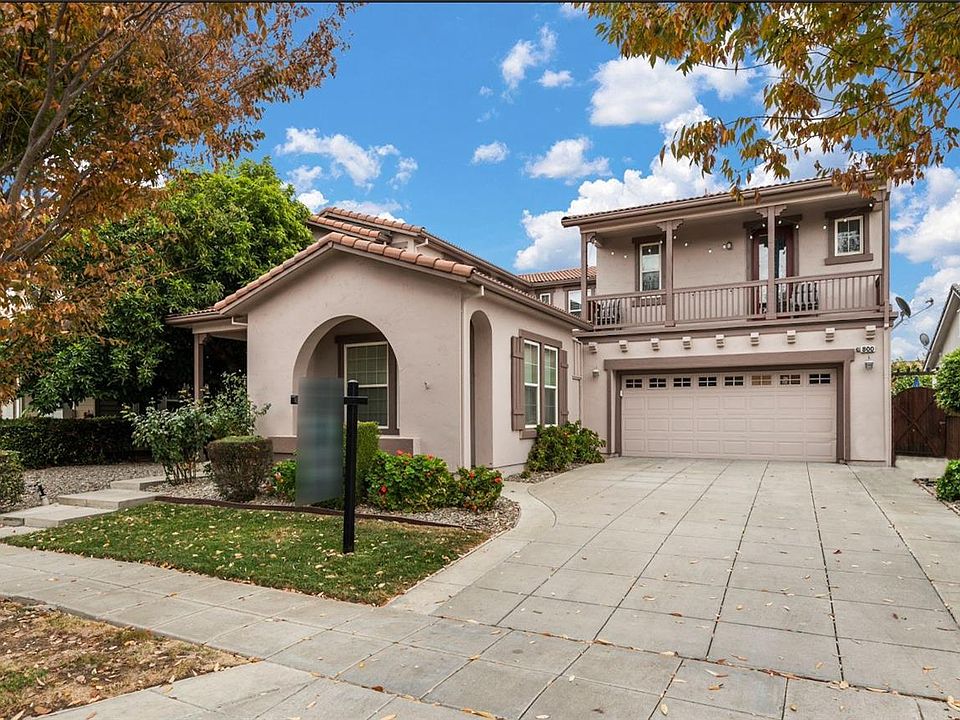 1st image of 800 Samantha St