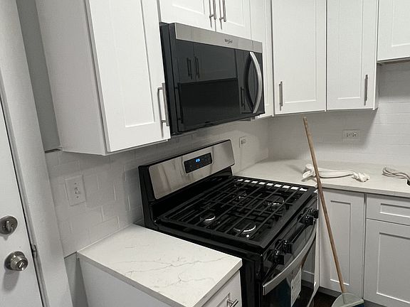 4th image of 5517 S Everett Ave #17-2W
