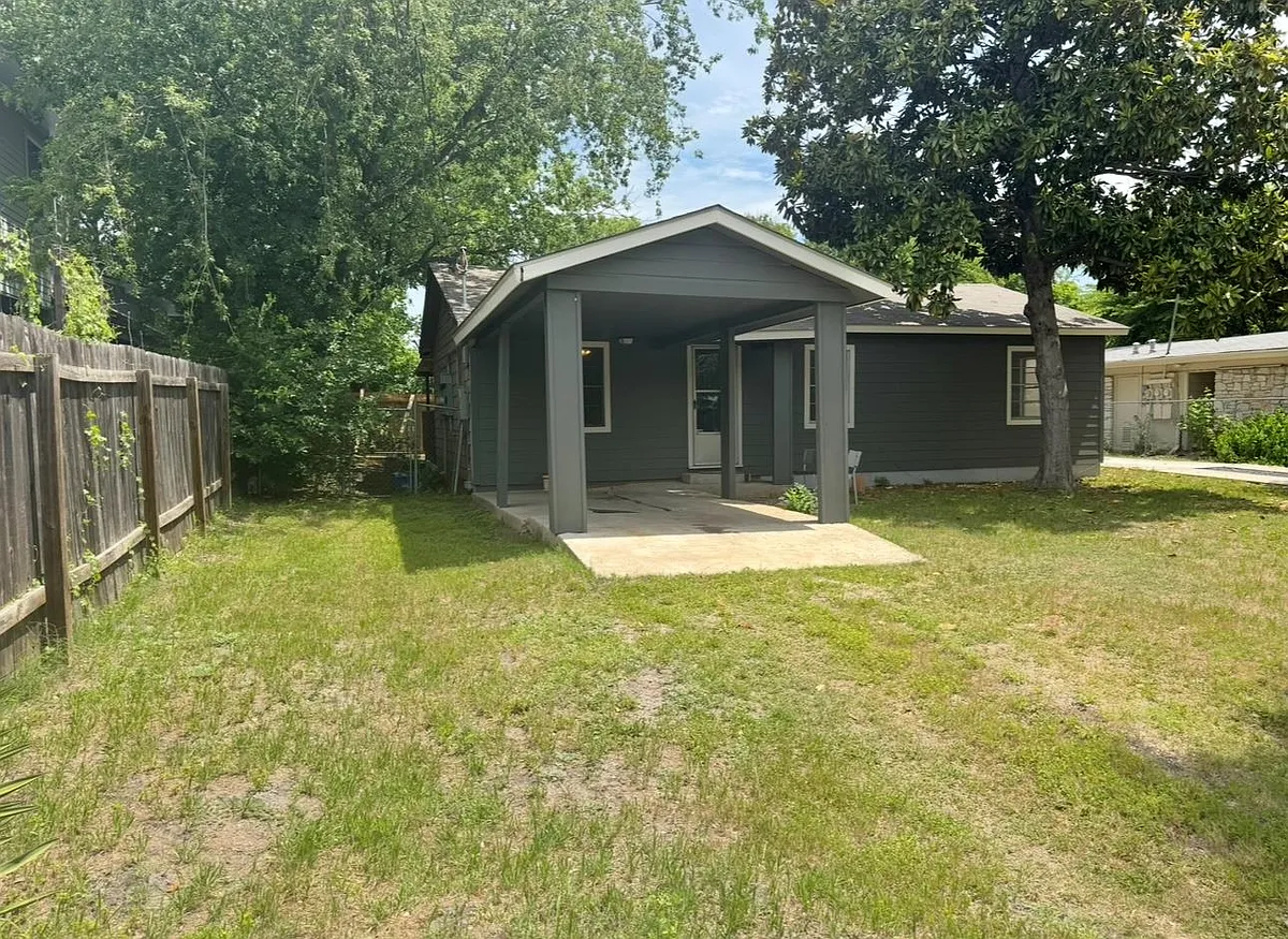 Building Photo - 406 Swanee Dr #1