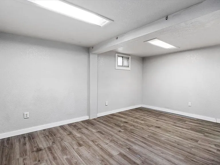 270 Quincy St — Photo 15