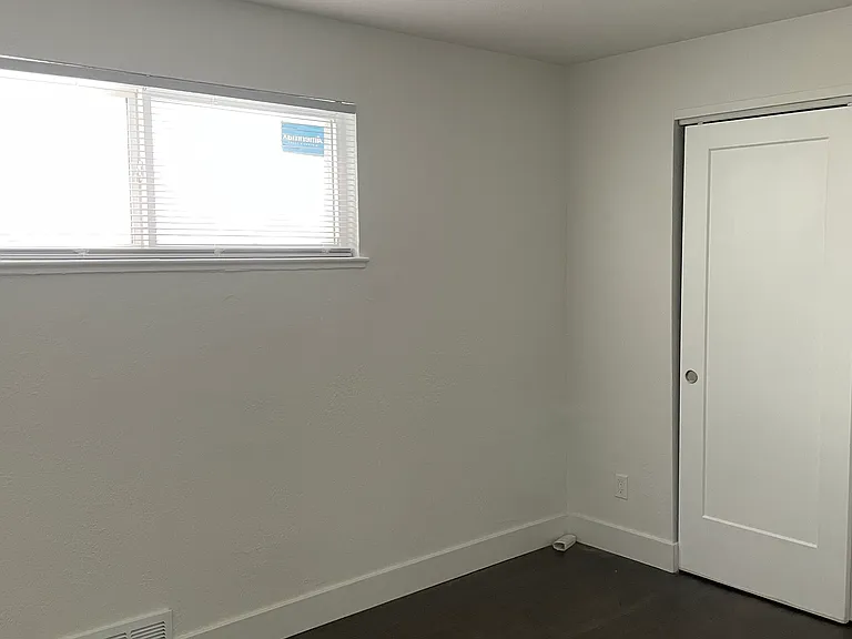 5538 E 36th Ave — Photo 8