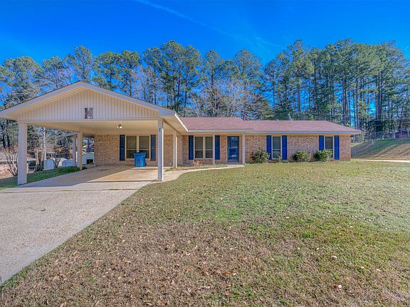 4th image of 102 Maple St