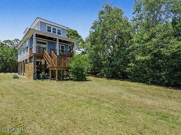 2nd image of 5125 E Belle Fontaine Rd