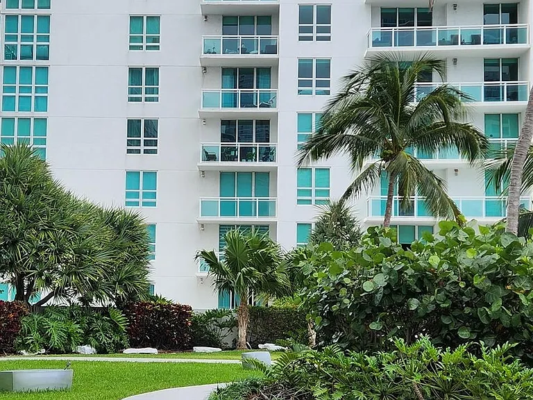 952 Brickell Ave #1 — Photo 11