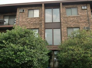 8251 S Roberts Rd APT 2D, Bridgeview, IL 60455