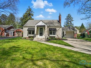 746 E Carisbrook Dr, Maumee, OH