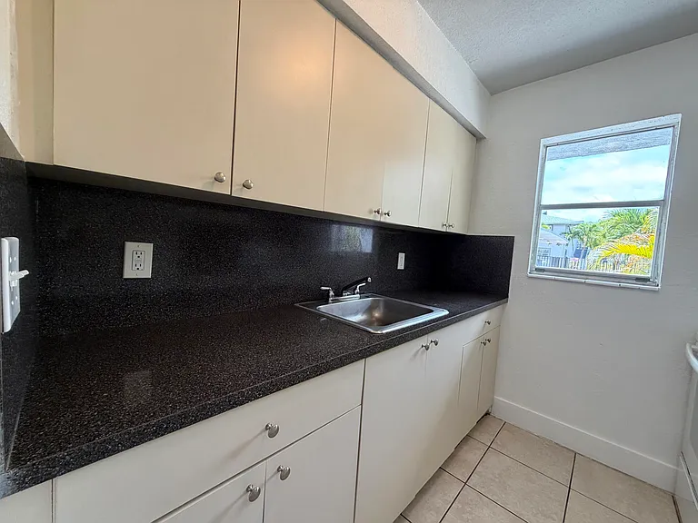 2127 Davie Blvd #115 — Photo 7