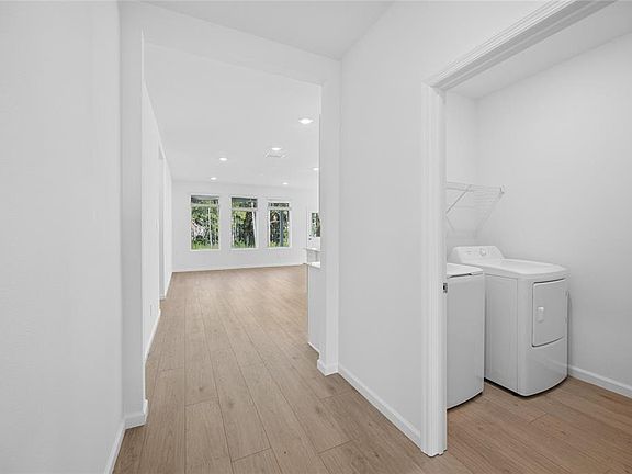 5th image of 5087 Loggia Ln