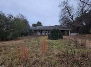 2108 Grooms Rd, Reidsville, NC 27320