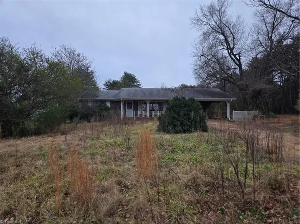 2108 Grooms Rd, Reidsville, NC 27320
