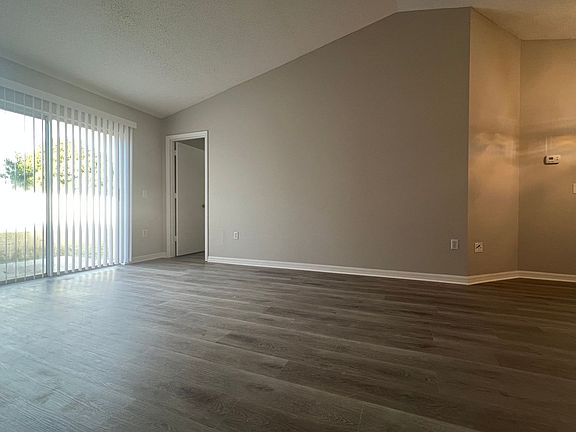3rd image of 364 Alegriano Ct