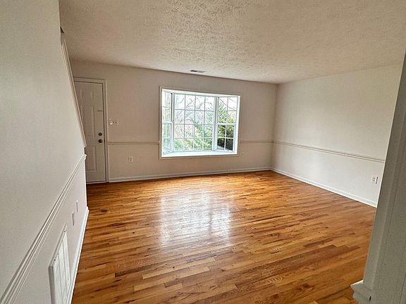 2nd image of 140 Parkside Dr