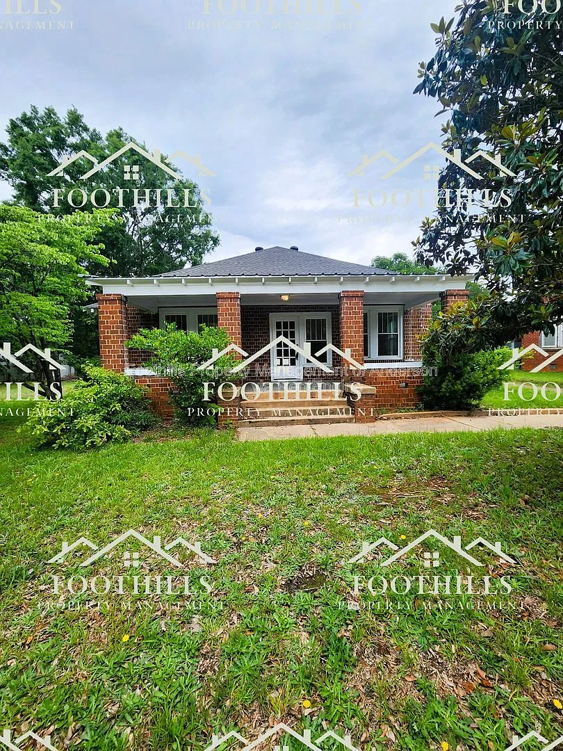 3 bed, 2.0 bath, 1432 sqft, $1,395 — Photo 1