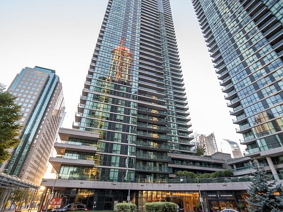 2nd image of 33 Bay St #4003