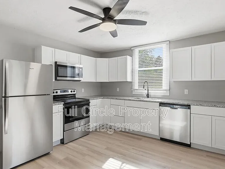 504 Harris St — Photo 7