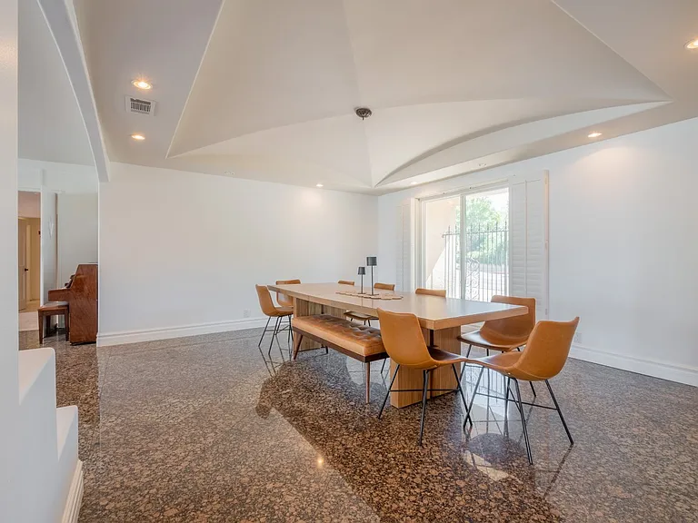 4321 Clear Valley Dr — Photo 12