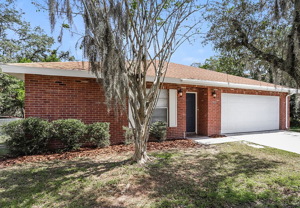 1st image of 9811 N Connechusett Rd