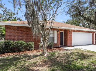 9811 N Connechusett Rd, Tampa, FL 33617