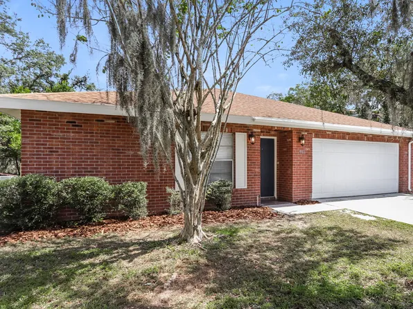 9811 N Connechusett Rd, Tampa, FL 33617