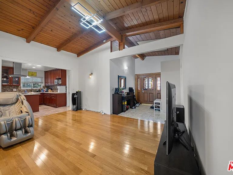 3114 Henrietta Ave — Photo 6