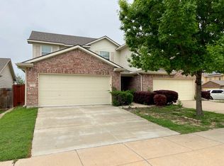 7404 Howling Coyote Ln, Fort Worth, TX 76131