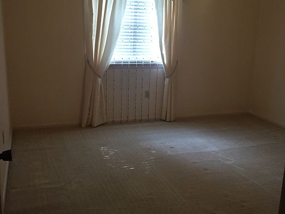 5th image of 1904 S Cherry St