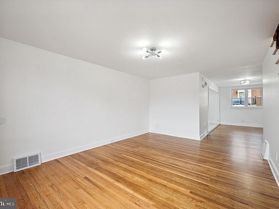 4th image of 7663 Brentwood Rd