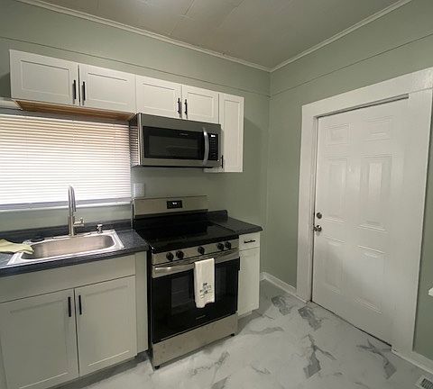 2nd image of 598 Gilbert St
